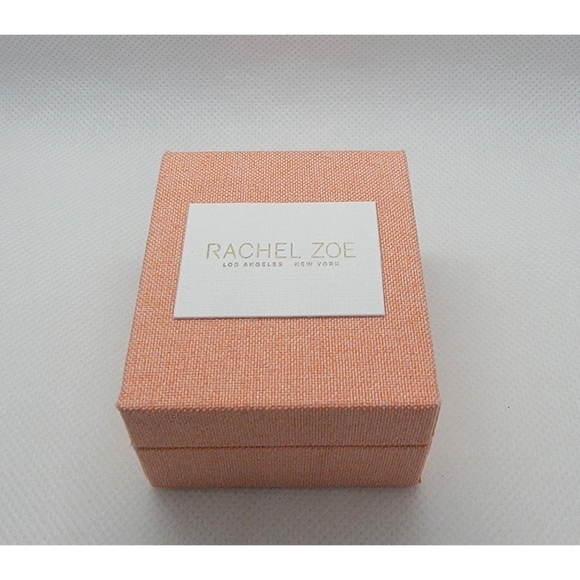 NIB Rachel Zoe White Flower Stud Earrings - Picture 6 of 6